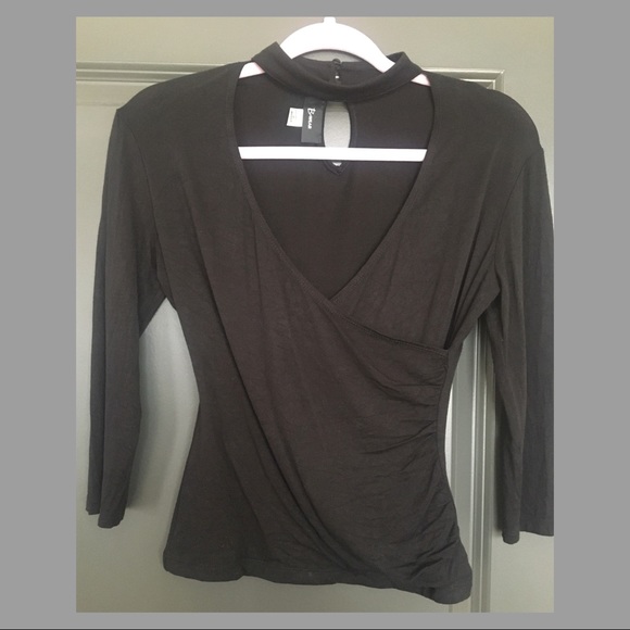 Tops - V Neck Choker Top